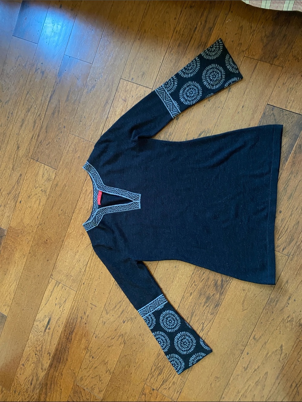 Krimson Klover v-neck sweater-large